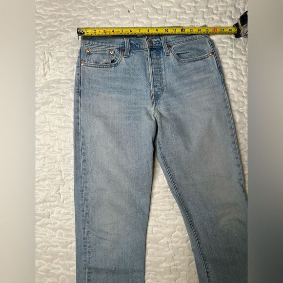 Levi’s Premium Wedgie Straight Jeans High-Rise Light Wash Cropped Raw Hem Sz 29 - Picture 8 of 11